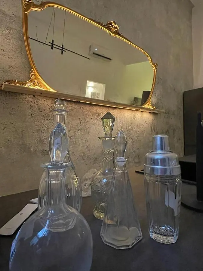 Happy Family Apartments Sauli Génova 0*,