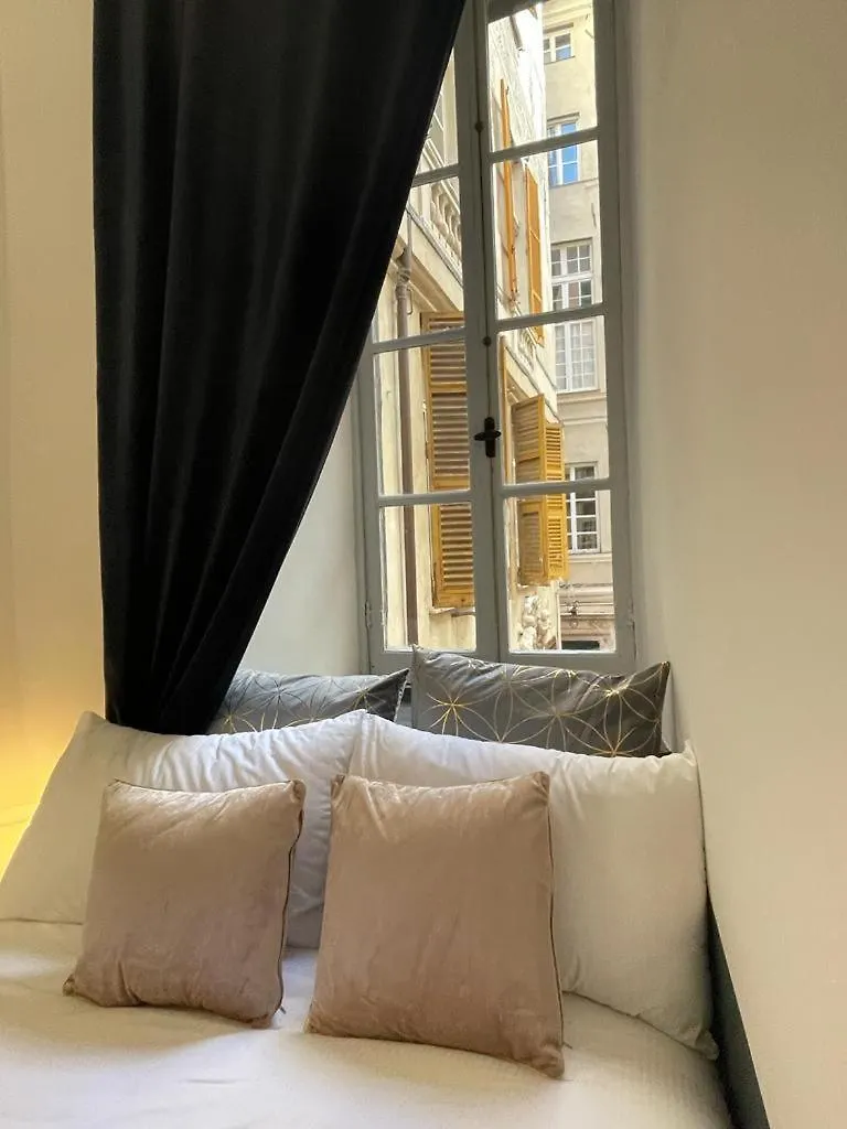 Happy Family Apartments Sauli Genoa Italy